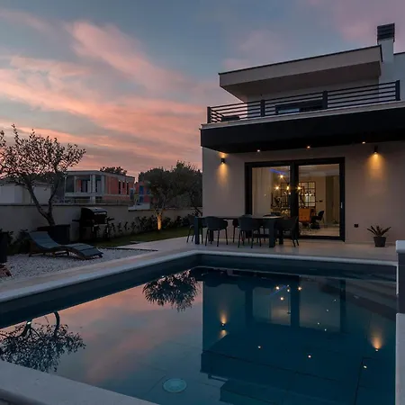 Holiday home M Premantura