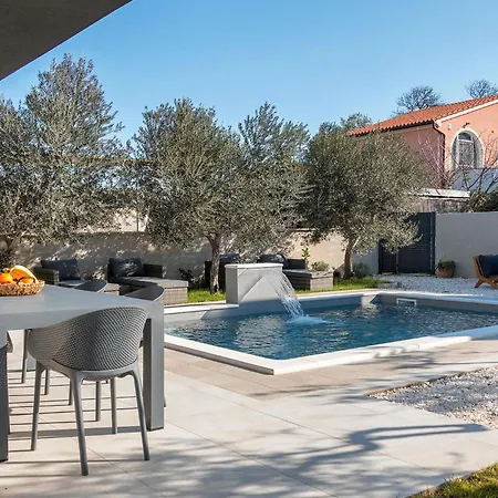M Premantura Ferienhaus