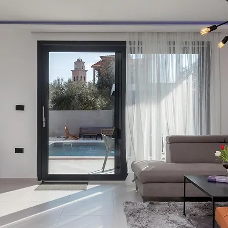 Holiday home M Premantura